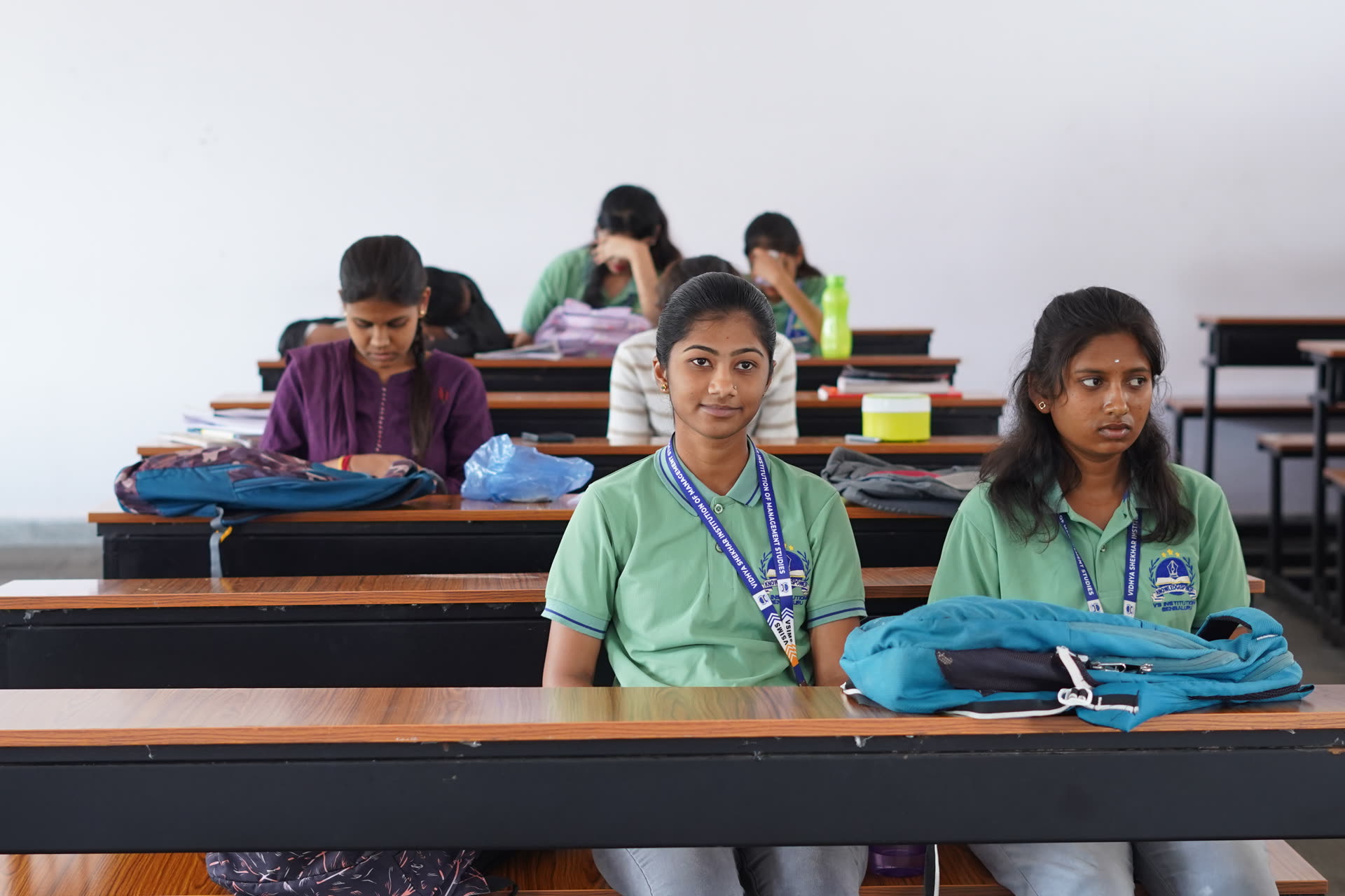 Students in VSET uniform